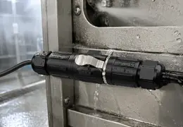 食品厂清洗设备为什么更考验防水连接器？从现场故障看EW-LP20选型要点